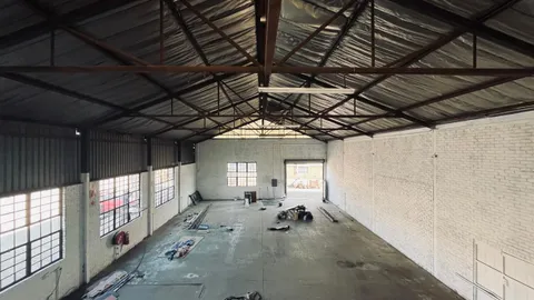 5 Neutron Rd, Chloorkop has a 438m² Warehouse Available To Let (16)